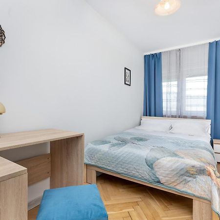 Cozy And Comfortable Wola Apartment By Noclegi Renters Варшава Екстер'єр фото