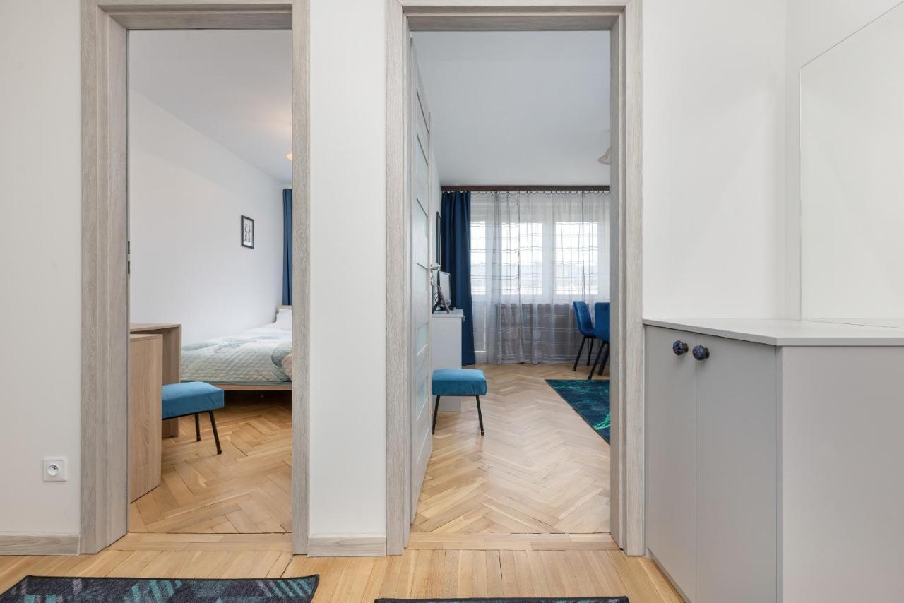 Cozy And Comfortable Wola Apartment By Noclegi Renters Варшава Екстер'єр фото